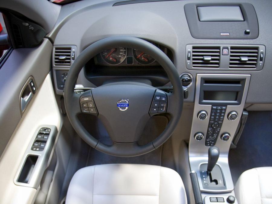  Volvo S40 T5 2007 года  (фото 13 из 41)